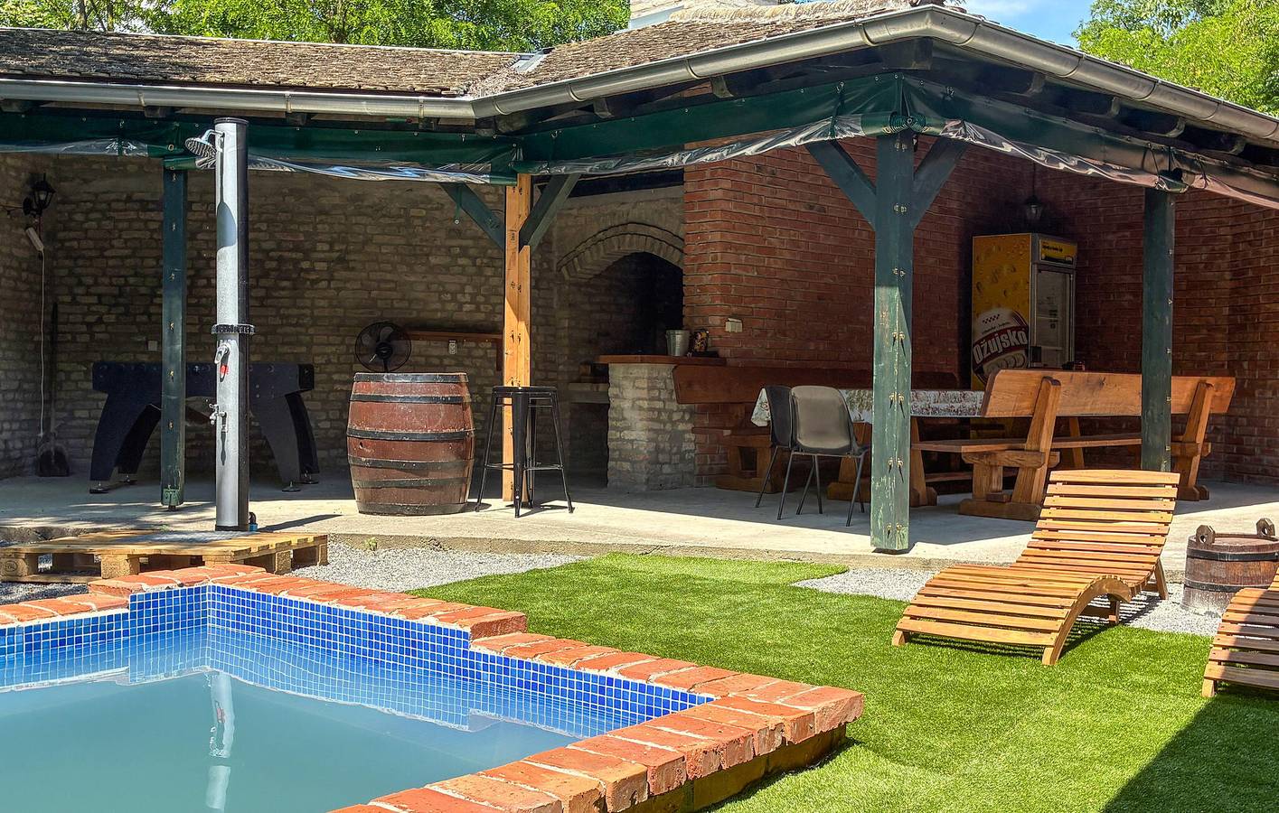 Incantevole appartamento con piscina e terrazza, a 800 m dal fiume Dunavac in Draž, Osijek-Baranja