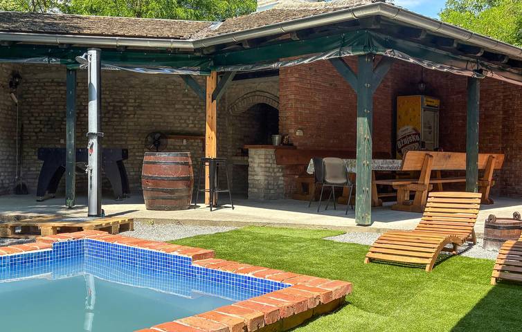 Reizende Ferienwohnung mit Pool und Terrasse, 800 m vom Fluss Dunavac entfernt in Draž, Osijek-Baranja