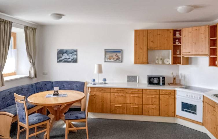 Ganze Ferienwohnung, Apartment mit Bergblick, WiFi und Küche. in Tuxer Alpen, Navis