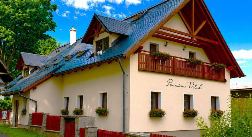 Ferienhaus für 2 Personen, mit Terrasse und Whirlpool sowie Garten und Sauna in Liberec