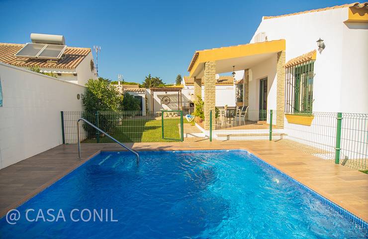 Holiday home for 6 people with garden in Fuente del Gallo, Conil de la Frontera