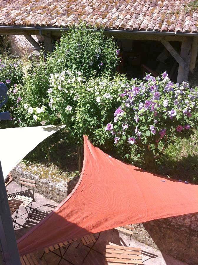 Location de vacances pour 5 personnes, avec vue et jardin à Saint-Thomas-de-Conac - 4