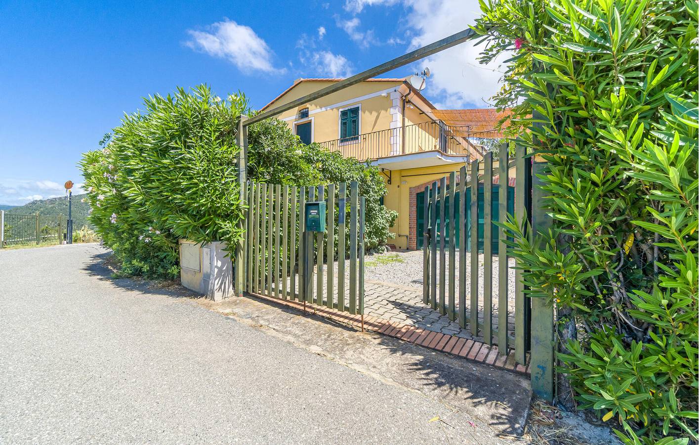 Appartement de vacances entier, Appartement avec vue sur la mer : Terrasse, Parking, Internet (2km de la plage) in Bonassola, Riviera di Levante