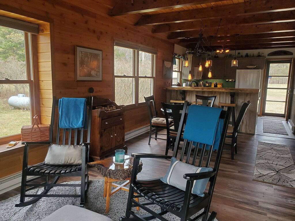 Secluded cabin on Pine River in Crosslake, Crow Wing County