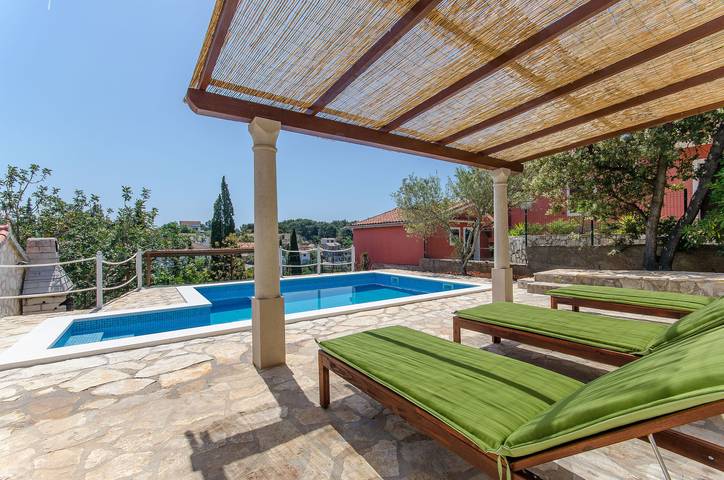 Ferienhaus für 7 Personen, mit Pool und Garten - 1