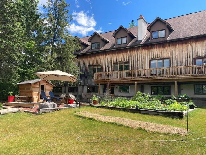 Alojamiento y desayuno para 4 personas, con sauna además de vistas y jardín - 1