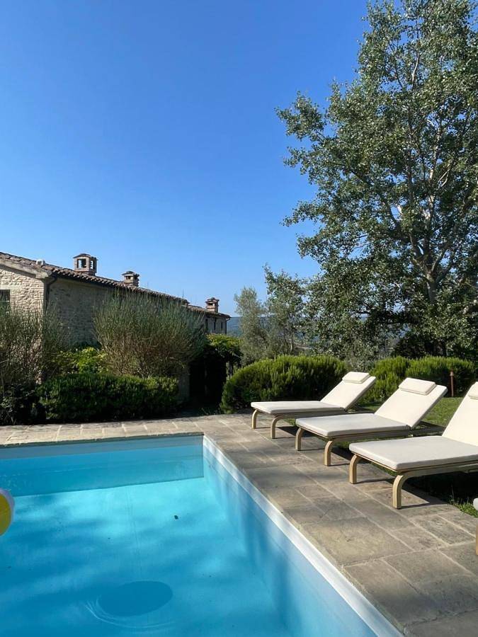Villa per 9 persone, con giardino e panorama nonché piscina, con animali domestici - 1