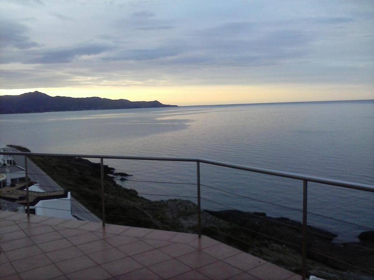 Ganze Wohnung, Apartment with Terrace in el Port de la Selva, Oberampurien