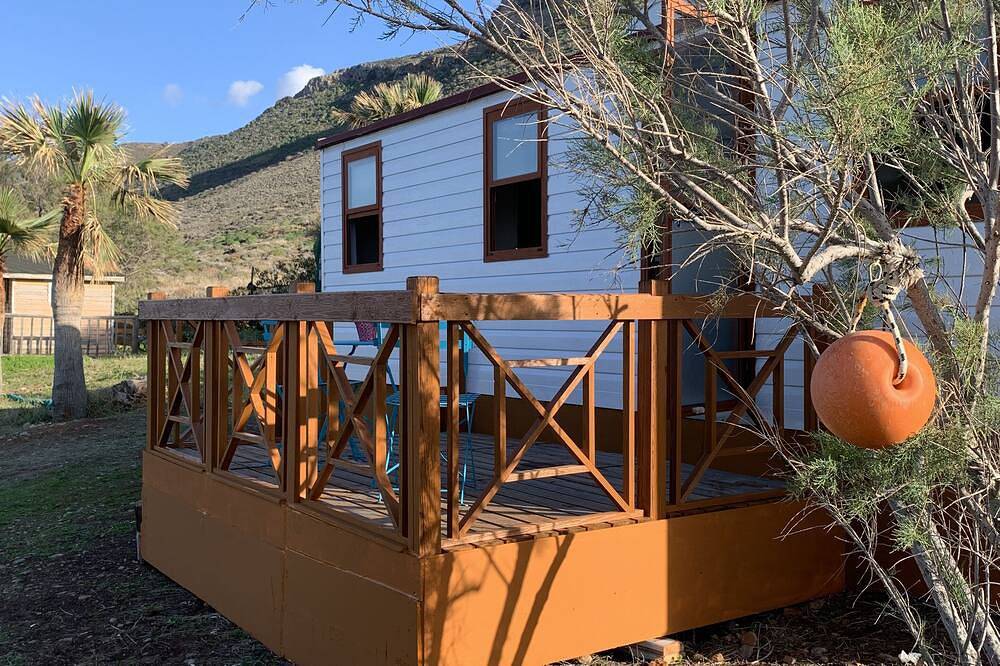 Tiny House Lyrides by the cretan sea in North Crete