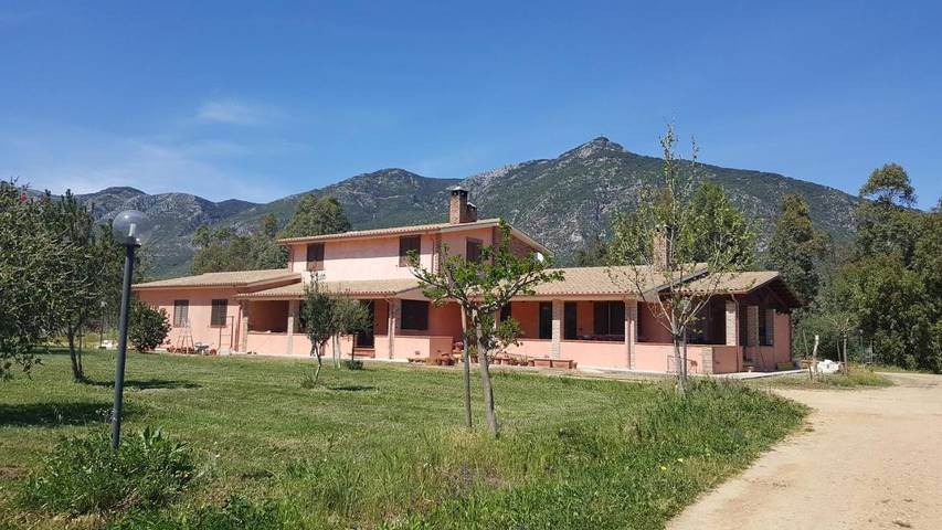 Chalet para 12 personas, con Balcón y Terraza además de Jardín y Vistas en Iglesias