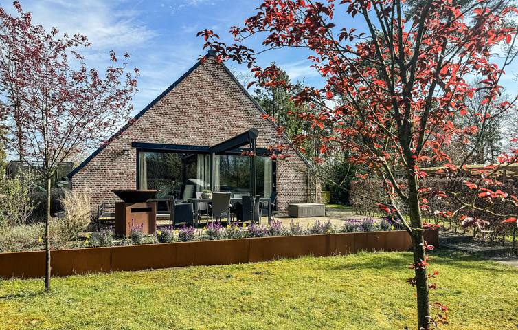 Maison de vacances pour 12 personnes, avec terrasse et sauna ainsi que jacuzzi et jardin - 1