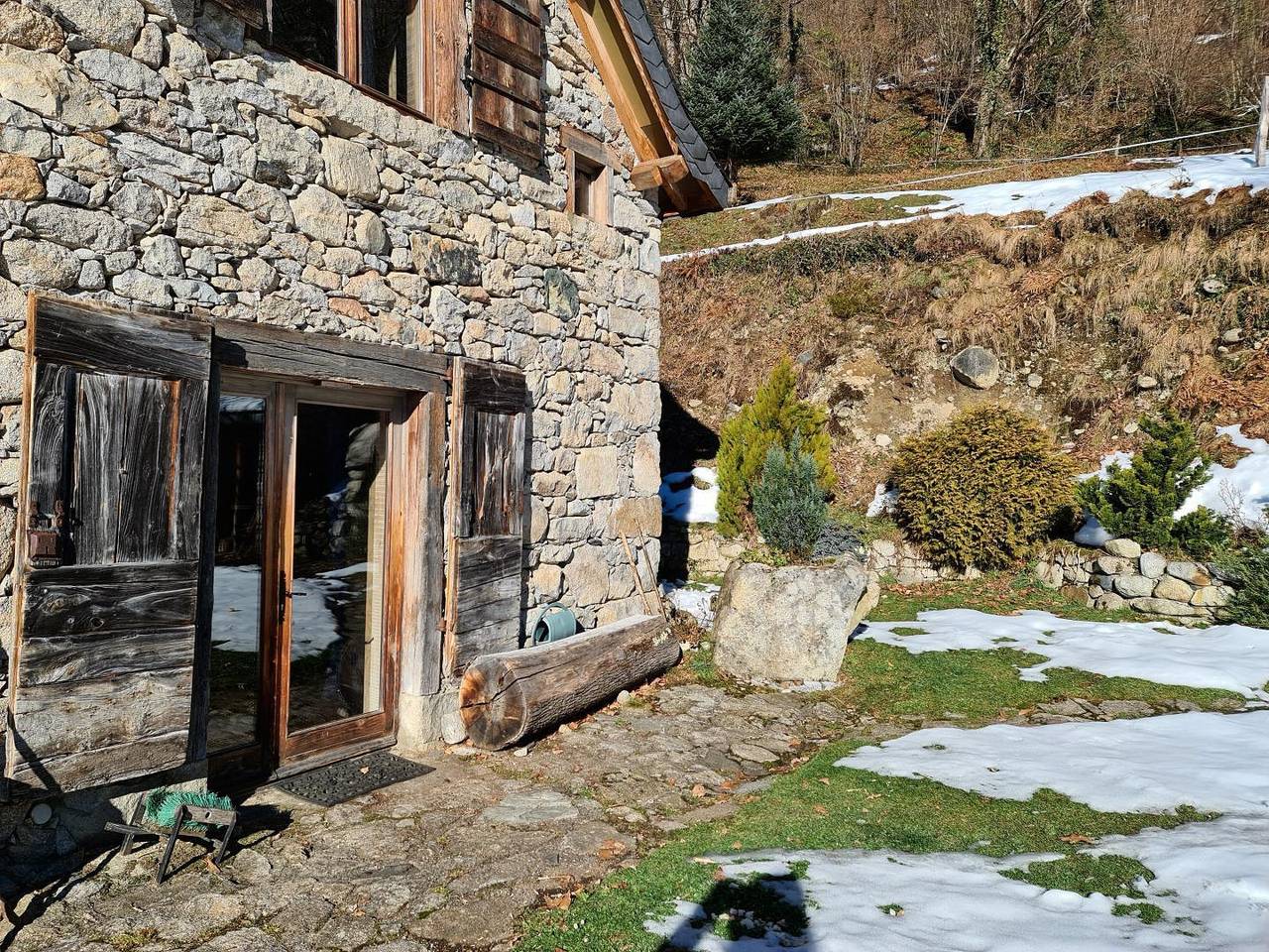 Gîte voor 4 personen met terras in Ercé, Parc naturel régional des Pyrénées ariégeoises
