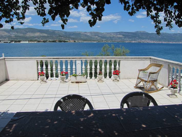 Apartament wakacyjny dla 4 osób w Arbanija