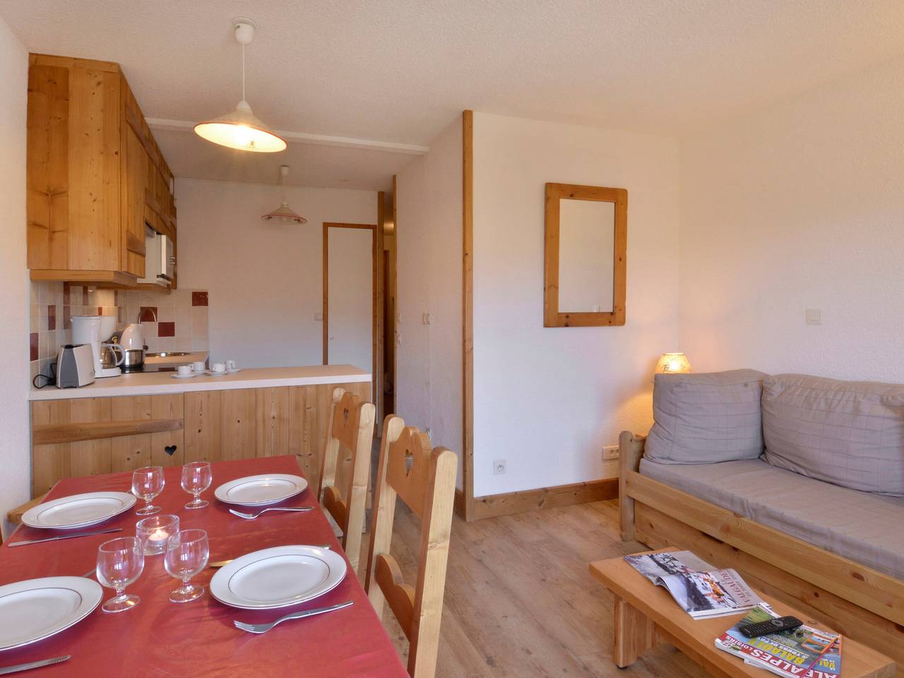 Entire apartment, Renovated comfy apartment 5 ppl at slopes with Wifi and pets allowed in Belle Plagne, La Plagne-Tarentaise