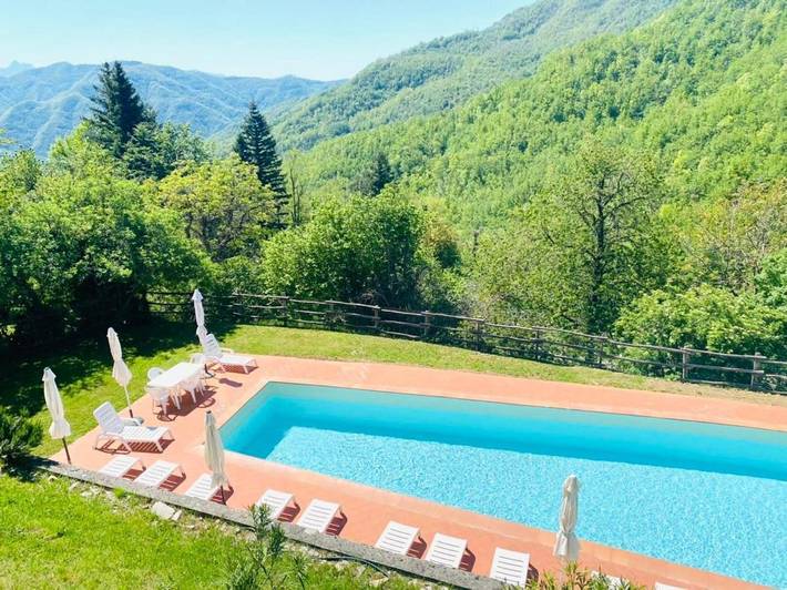 Agriturismo per 2 persone, con Terrazza e Giardino nonché Piscina e Panorama in Parco Nazionale dell'Appennino Tosco-Emiliano