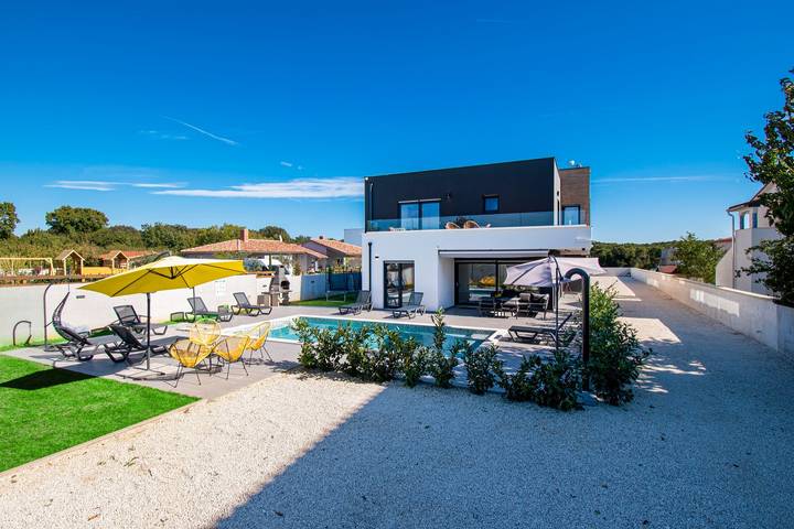 Villa für 8 Personen, mit Balkon und Pool in Pula - 4