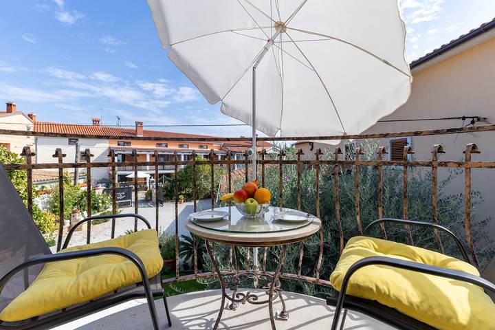 Ferienwohnung für 4 Personen, mit Balkon/Terrasse in Baderna