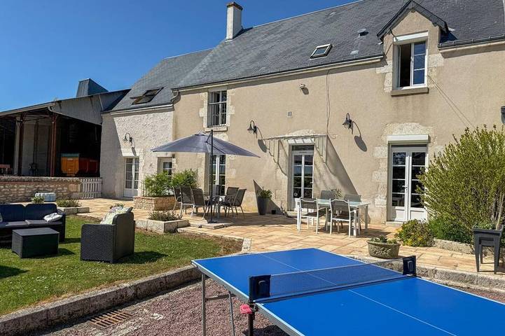 Gîte pour 9 personnes, avec Terrasse et Jardin dans La Chapelle-Saint-Martin-en-Plaine