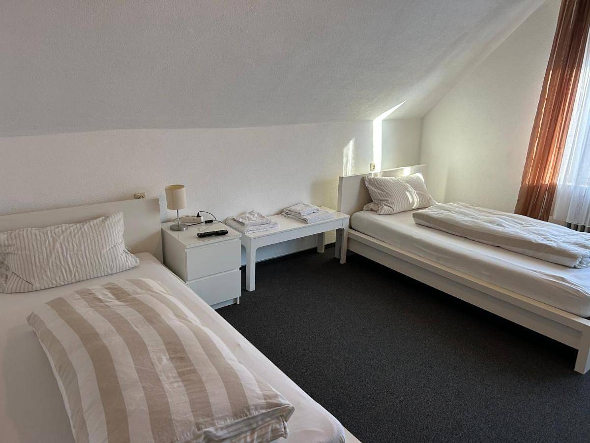 Ganze Wohnung, Three-Bedroom Apartment - High Floor in Rödermark, Landkreis Offenbach