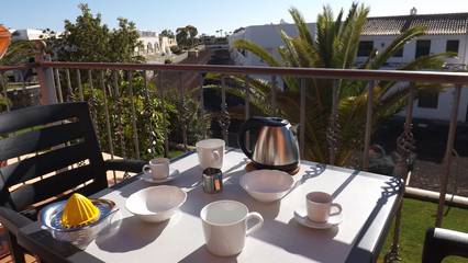 Ferienwohnung für 4 Personen, mit Kinderpool und Garten in Arona
