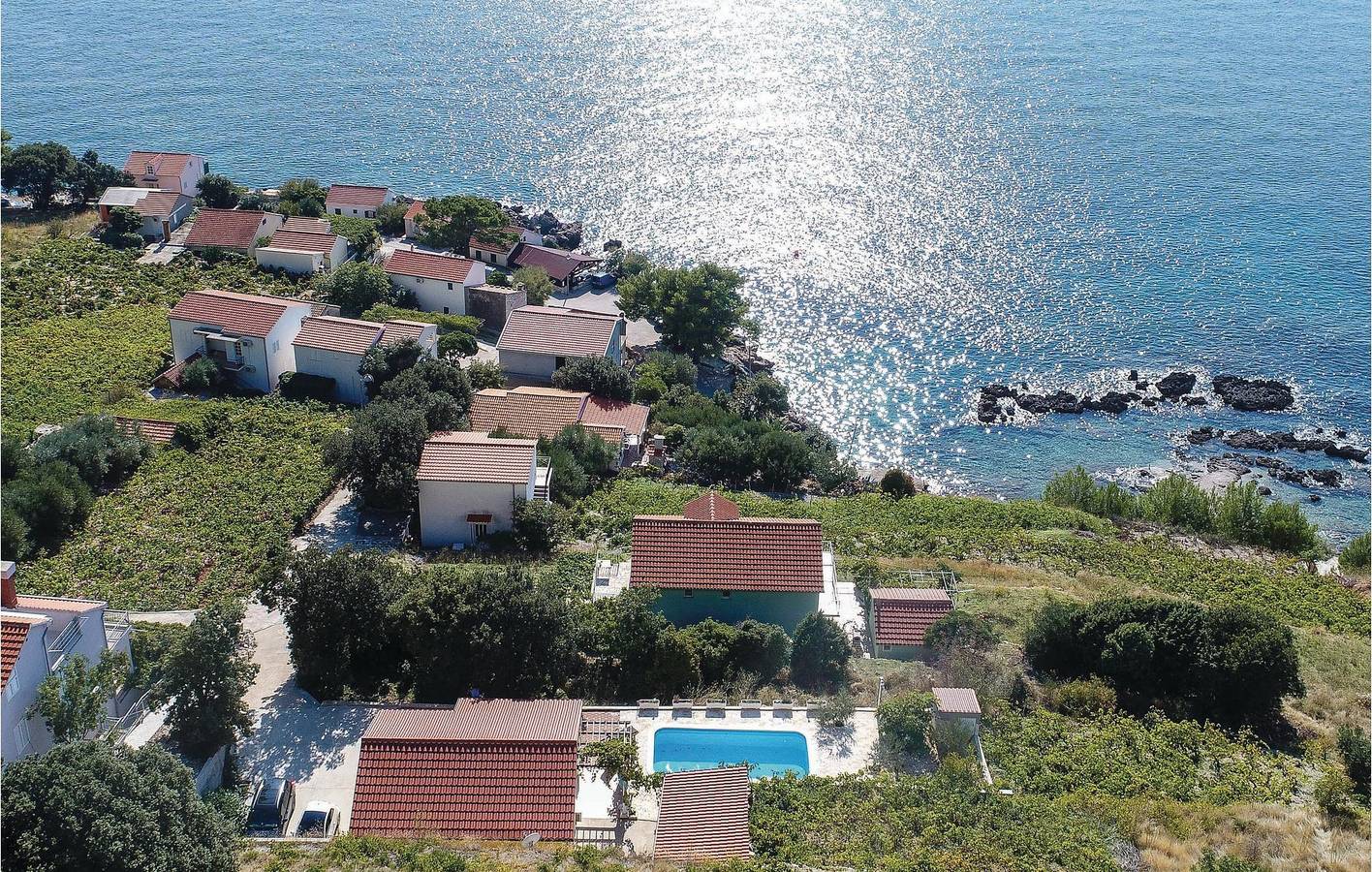 Gemütliches Apartment am Strand mit Pool und Terrasse, nur wenige Schritte vom Strand entfernt in Potomje, Dubrovnik-Neretva