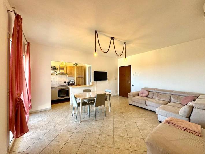 Gîte pour 3 personnes, avec terrasse et vue à Loceri - 2