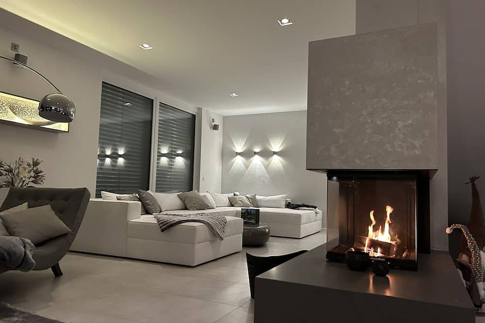 Villa in Oberaudorf - sauna, pools, whirlpool, fireplace, chimney, gym in Oberaudorf, Bayerische Alpen