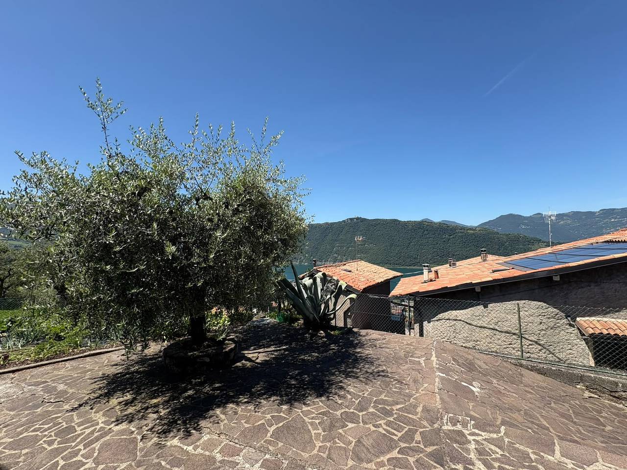 La Casa della Nonna in Sale Marasino, Catena Bresciana Occidentale