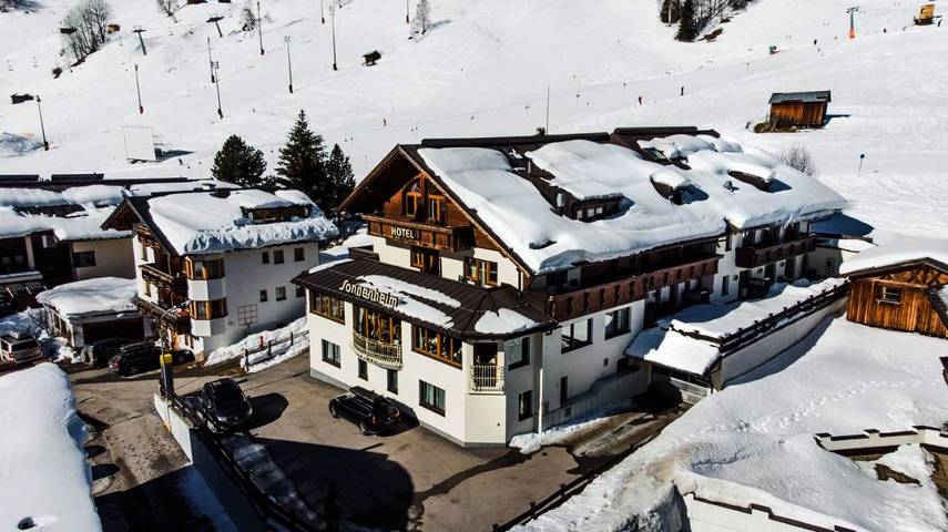 Hôtel pour 4 personnes, avec vue ainsi que sauna et terrasse