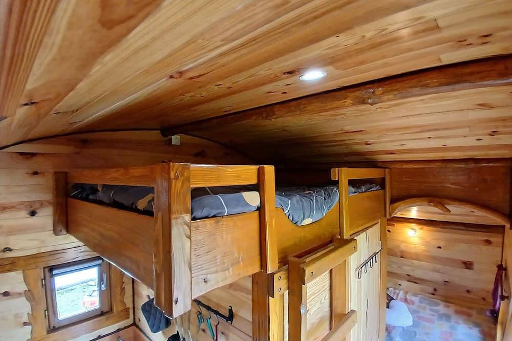 Cabane chouette - séjour féerique pour 4 personnes in Amoncourt, Haute-Saône