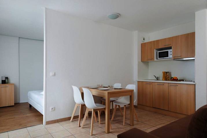 Apartahotel para 3 personas, con balcón en Francia