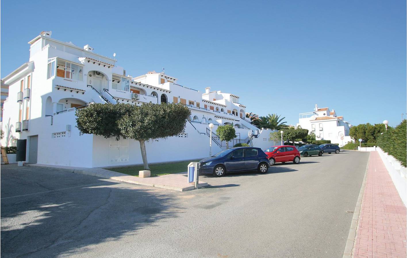 Sea View Apartment with Parking & Pool. in Torrevieja, Costa Blanca