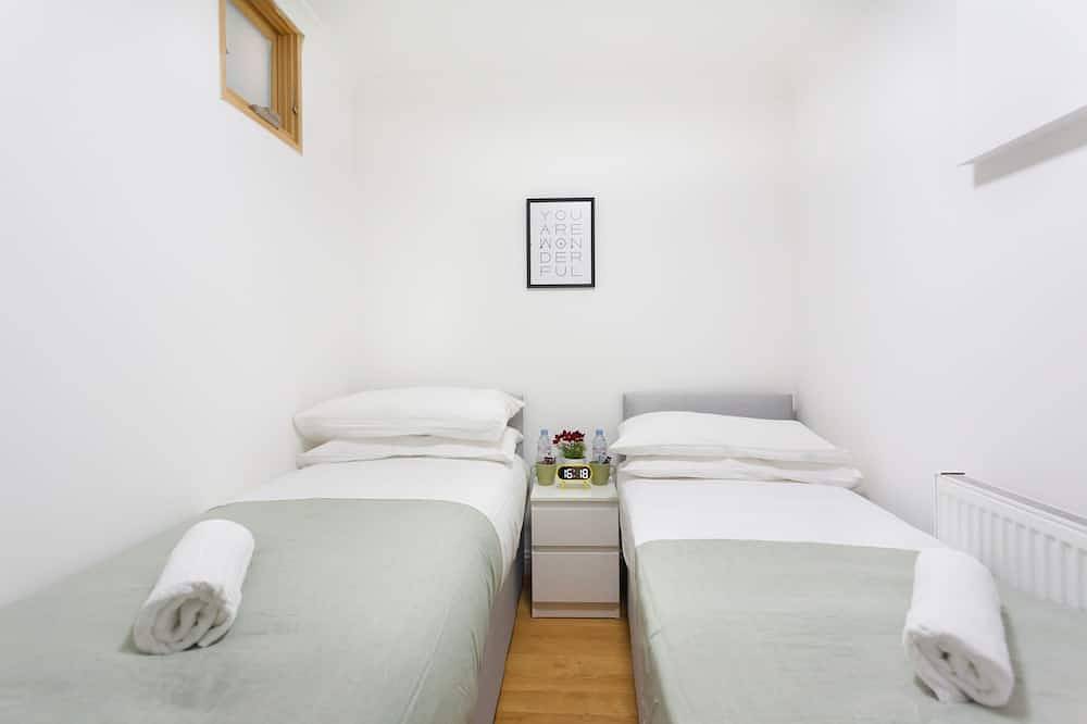 Comfortable Twin Room - Shared Bathroom - M in Camden, London