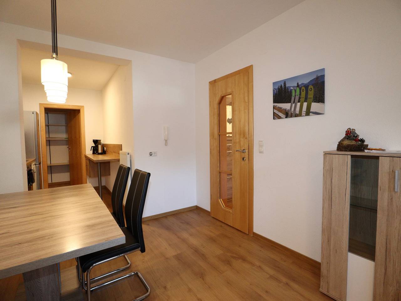 Ganze Wohnung, Wohnung in Strengen mit Bergblick in Lechtaler Alpen, Strengen