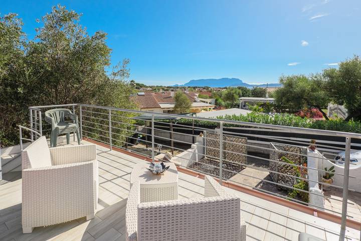 Ferienhaus 'Viletta a Mare' in Strandnähe mit Garten, 2 Terrassen & Wlan in Pittulongu, Olbia