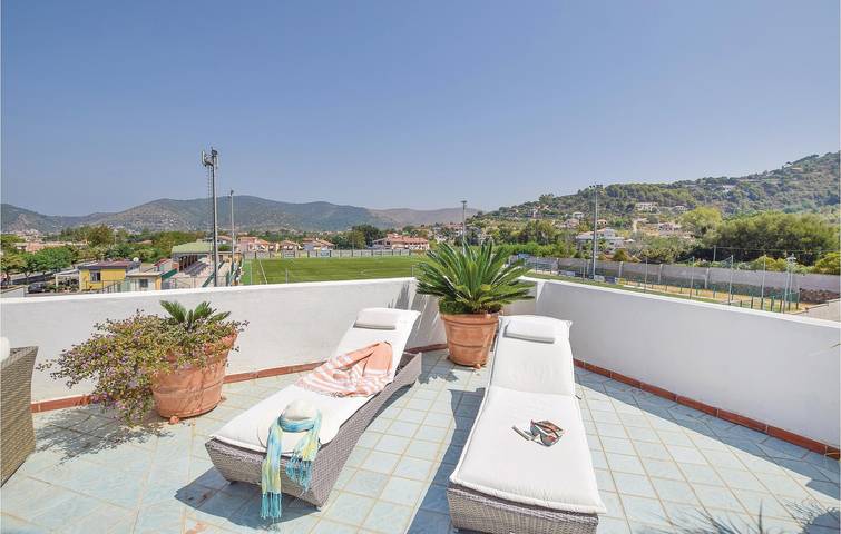 Ganze Ferienwohnung, Klimatisiertes Strand-Apt mit Parkplatz und Terrasse in Santa Maria di Castellabate, Castellabate