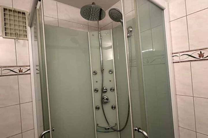 Apartamento entero, Cozy Furnished Room in Baden with Easy Transport Access in Baden (Aargau-Basel), Aargau-Basel