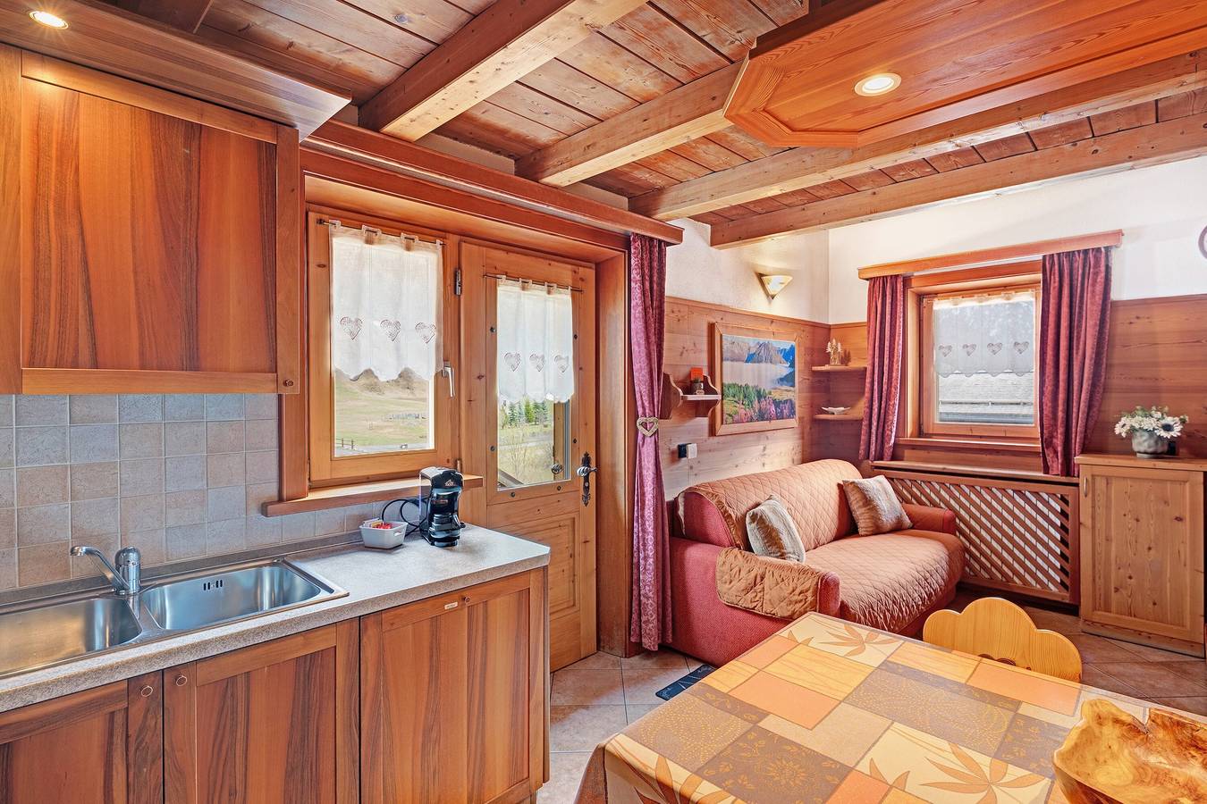 Casa vacanze Baita sulle Alpi, vista montagne, giardino, terrazza, barbecue e Wi-Fi in Livigno (Borgo), Livigno
