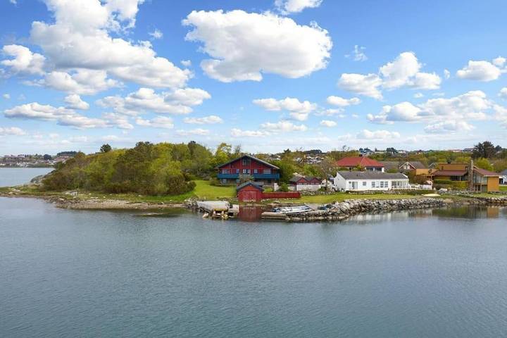 Villa for 6 personer, Balkong og Jacuzzi i tillegg til Terrasse og Utsikt i Stavanger 