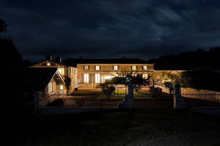 Gîte pour 6 personnes, avec Balcon et Jardin à Courpignac