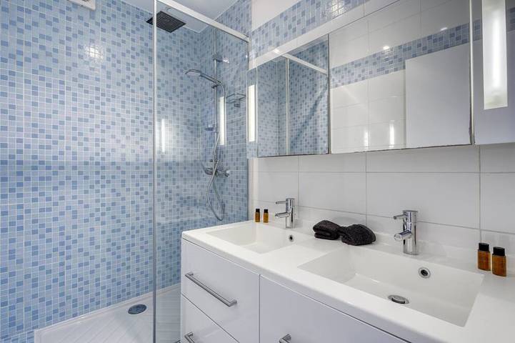 Gîte pour 5 personnes, avec jardin dans Plage de la Bouillabaisse - 4