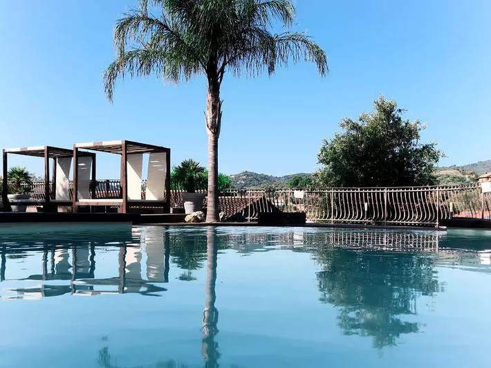 Villa pour 8 personnes, avec jardin et piscine à Imperia