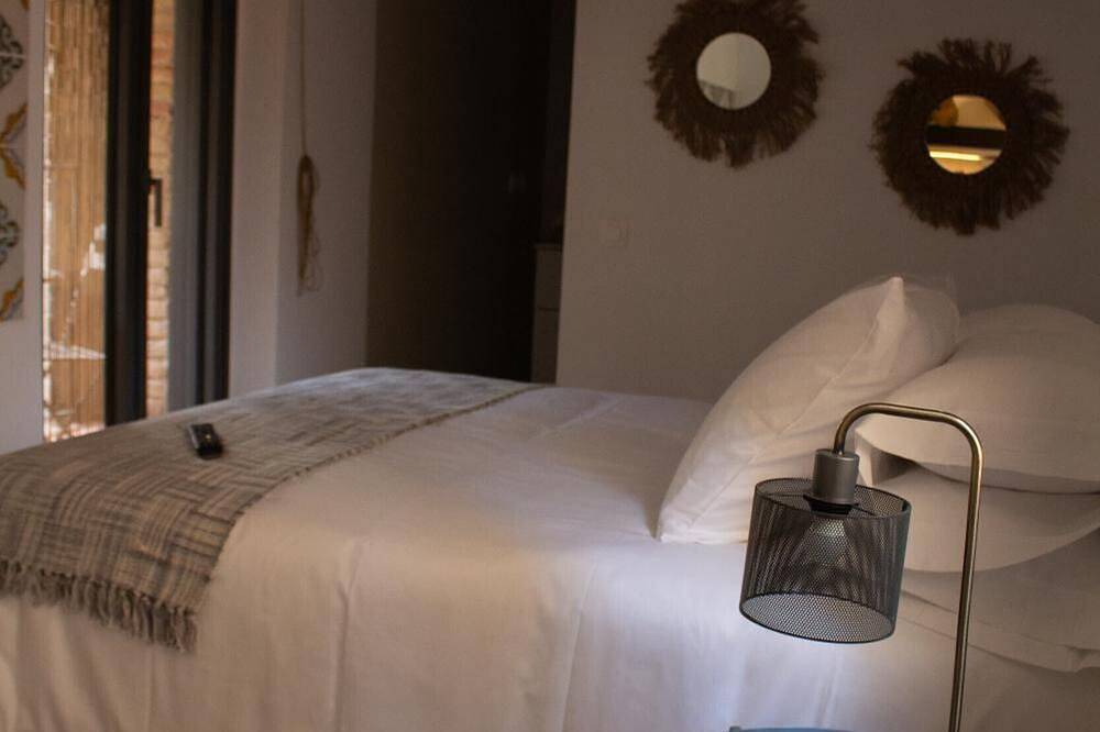 Apartamento entero, Apartamento '4 Personas -1' con Terraza Compartida, Wi-Fi y Aire Acondicionado in Balaguer , Noguera