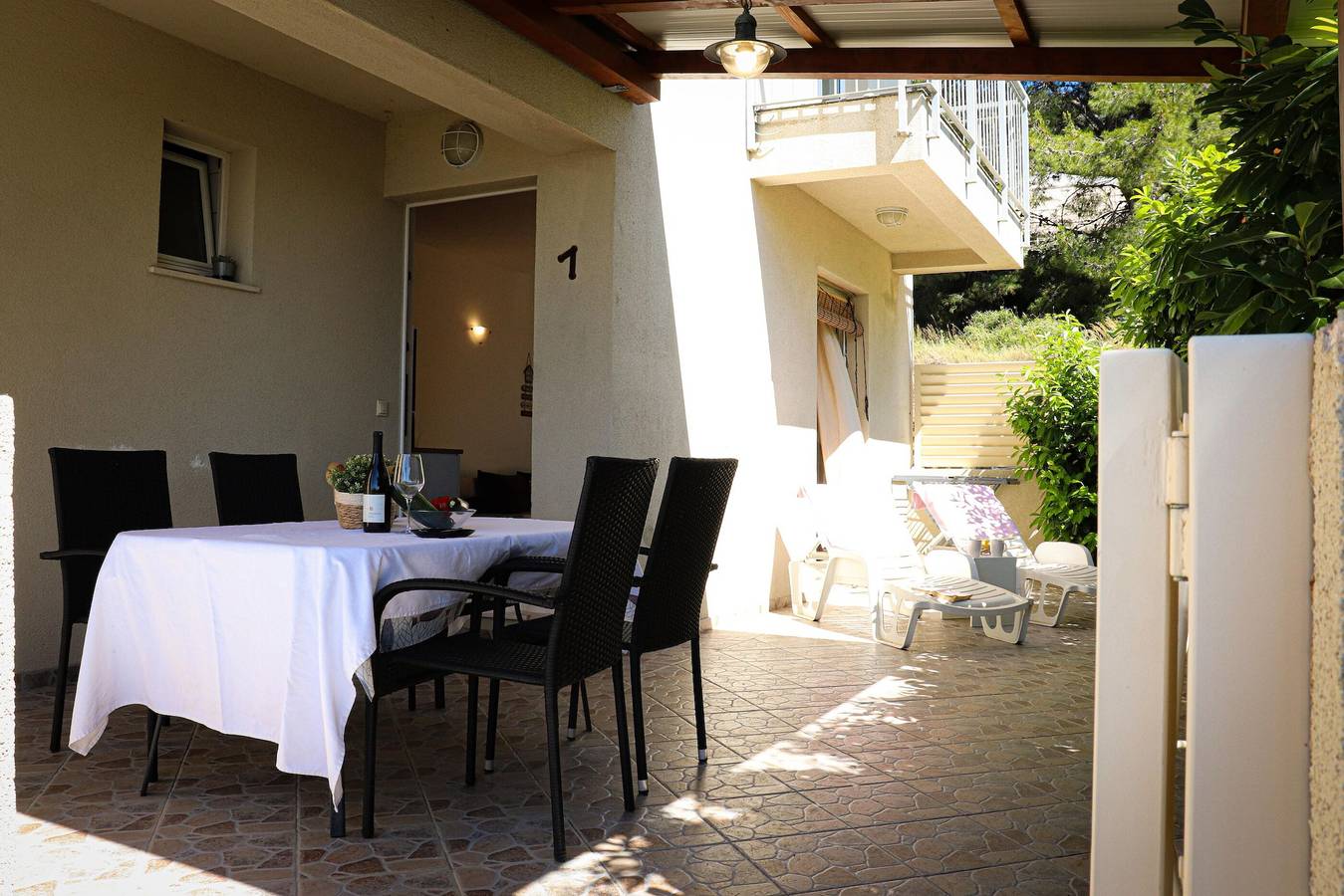 Ganze Wohnung, Apartments Ena in Zavala, Hvar