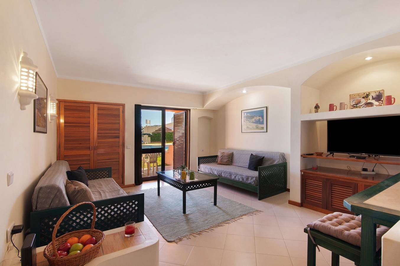Ganze Wohnung, Ferienwohnung 'Bela Vista House T2' mit Gemeinschaftspool, privater Terrasse und Wi-Fi in Albufeira, Faro Distrikt
