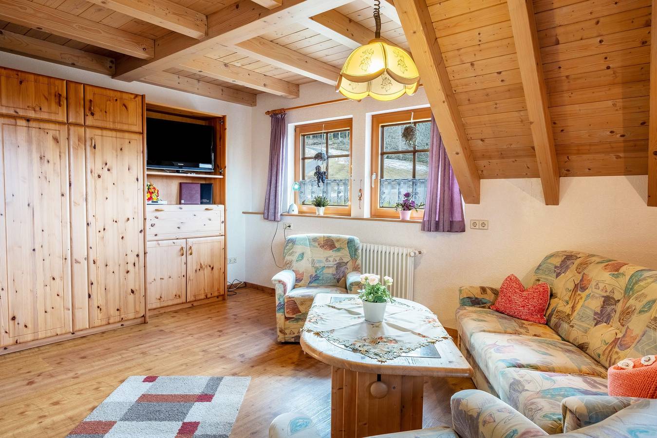 Ganze Wohnung, Ferienwohnung 'Haus Silberberg' mit Gemeinschaftsgarten, Balkon und Wi-Fi in Schonach, Südschwarzwald