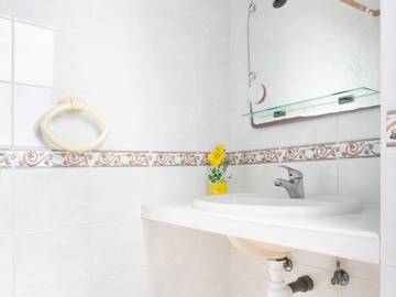 Ferienwohnung für 4 Personen, mit Balkon in La Caleta de Interián