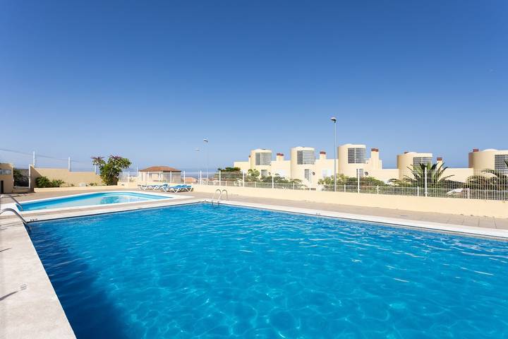 Appartement de vacances pour 4 personnes, avec terrasse et piscine, adapté aux familles - 1