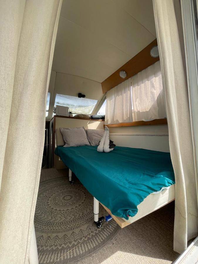 Bateau pour 4 personnes, avec vue et terrasse dans Auvergne-Rhône-Alpes - 4