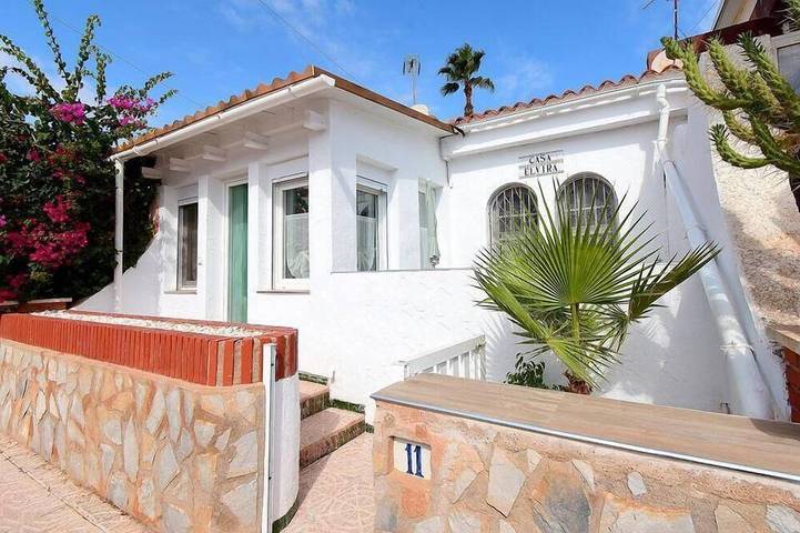 Holiday home for 3 people, with terrace and pool - 1